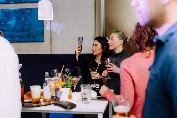 Afterwork networking with drinks